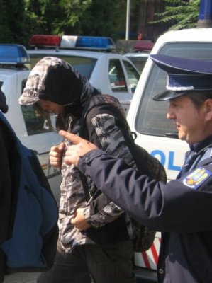 Minor din Năvodari, cercetat pentru furt din auto